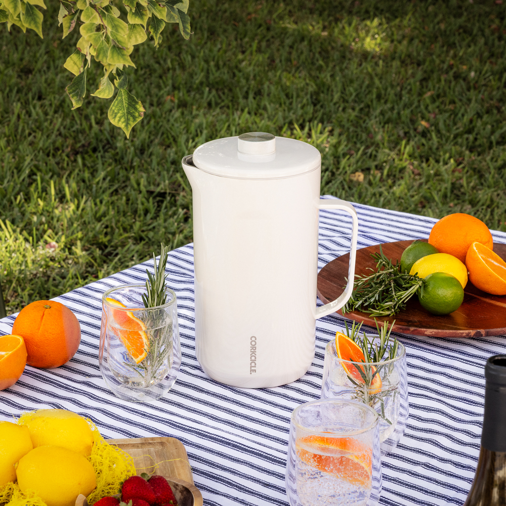 pitcher-j5 OatmilkPitcher_Lifestyle.png